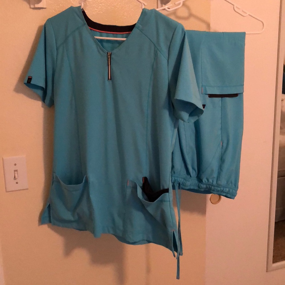 Scrubstar. Scrubs Pant Shirt Set. Ladies XS